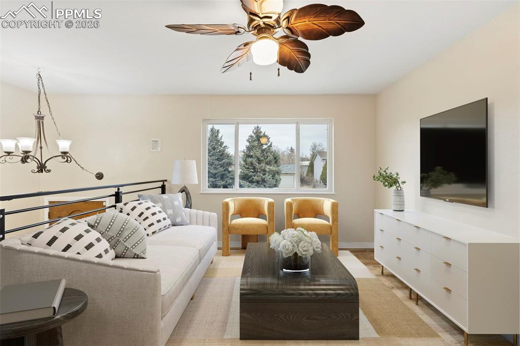 Image 8 of 50: Living Room