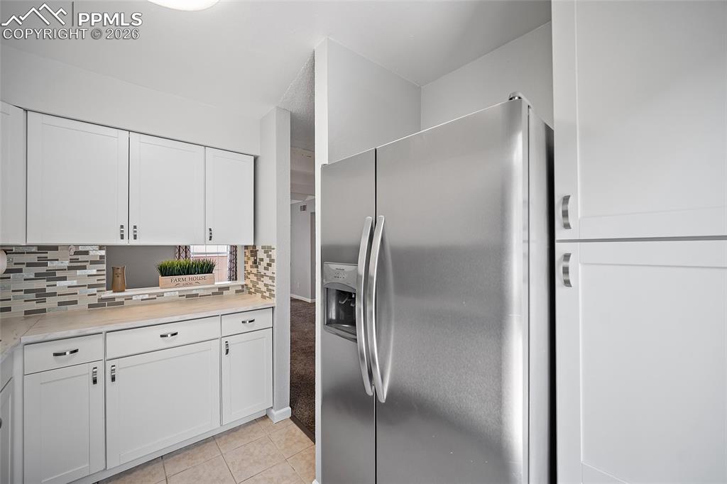 Image 10 of 40: Kitchen