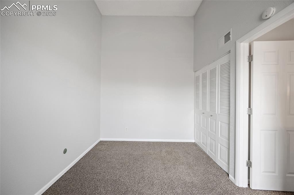 Image 23 of 40: Bedroom