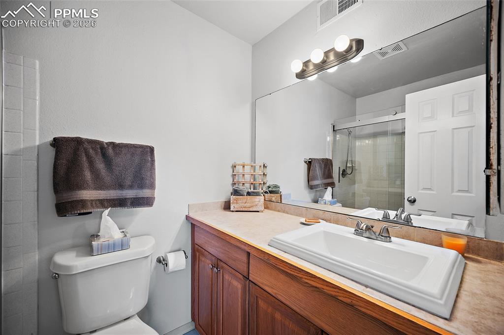 Image 34 of 44: Master Bathroom