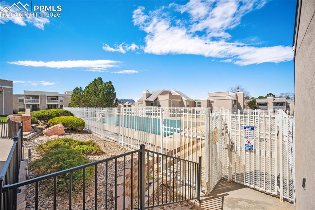 Image 38 of 40: Pool