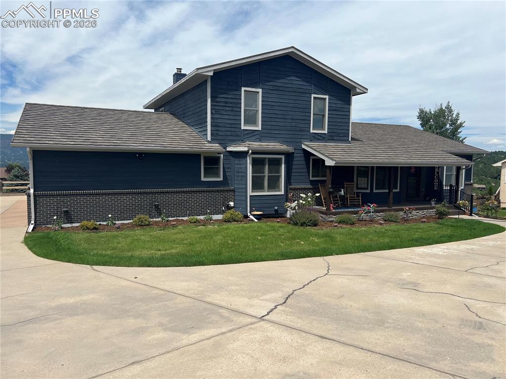 Caption: WELCOME HOME!