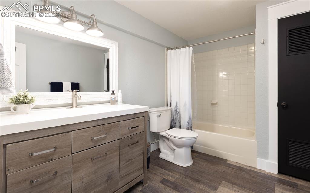 Image 24 of 42: Full bath in basement