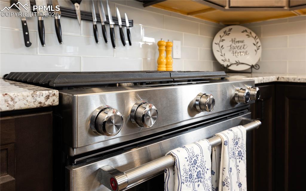 Image 7 of 42: Gas range