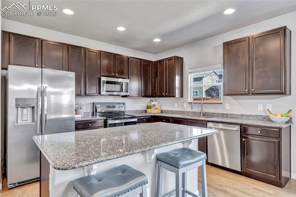 Image 12 of 45: Kitchen