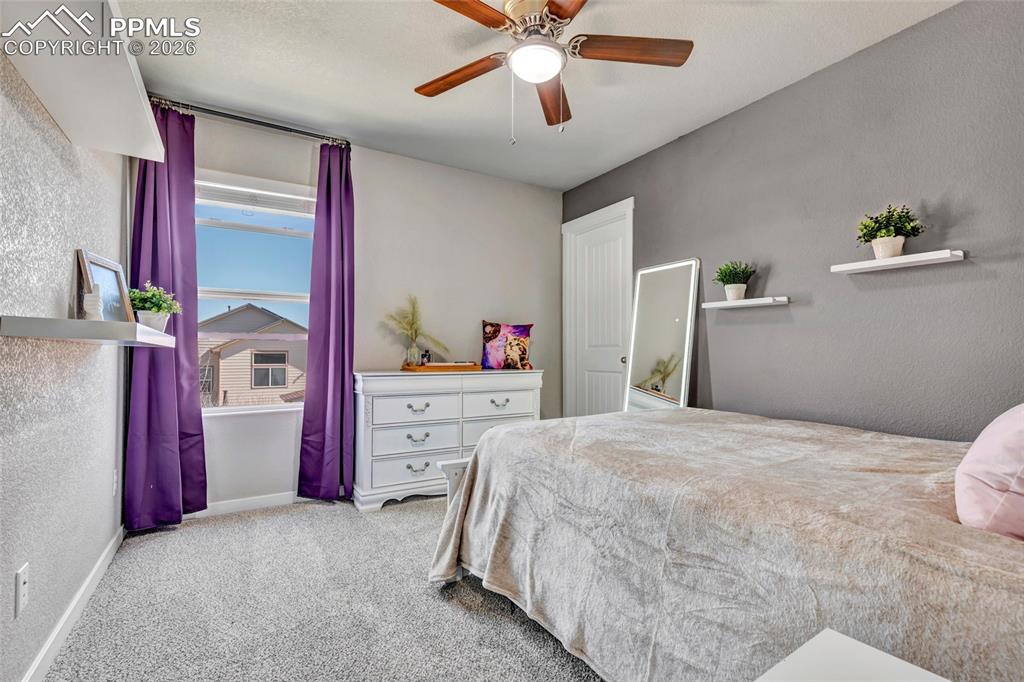 Image 31 of 45: Bedroom