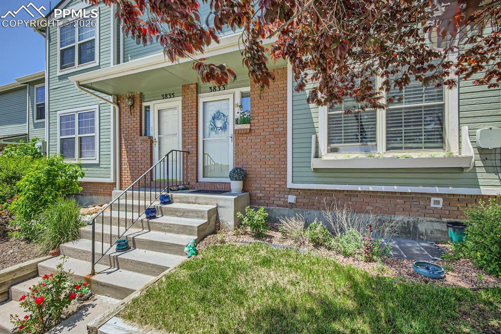 Image 2 of 32: Front of Structure