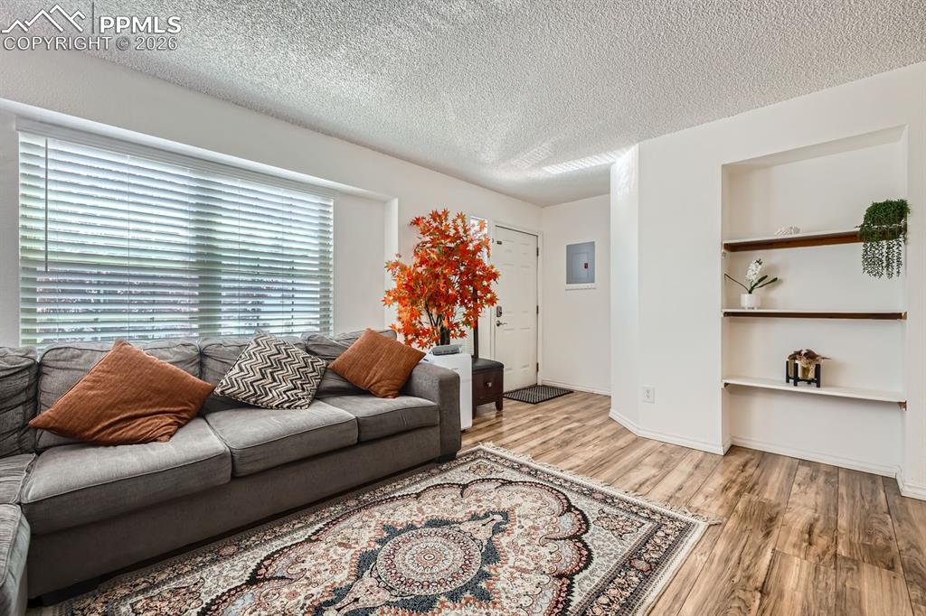 Image 6 of 32: Living Room