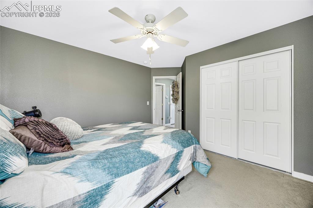 Image 15 of 40: Bedroom