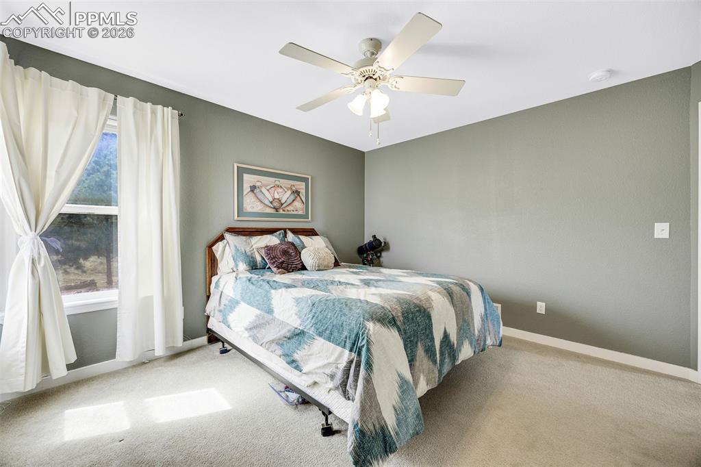 Image 16 of 40: Bedroom