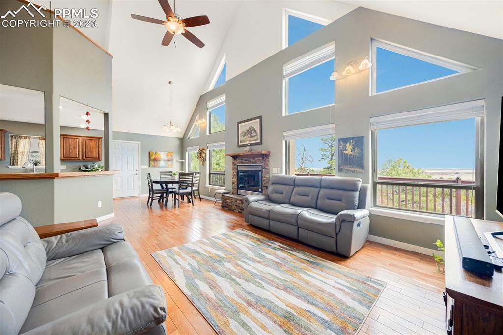 Image 2 of 40: Living Room