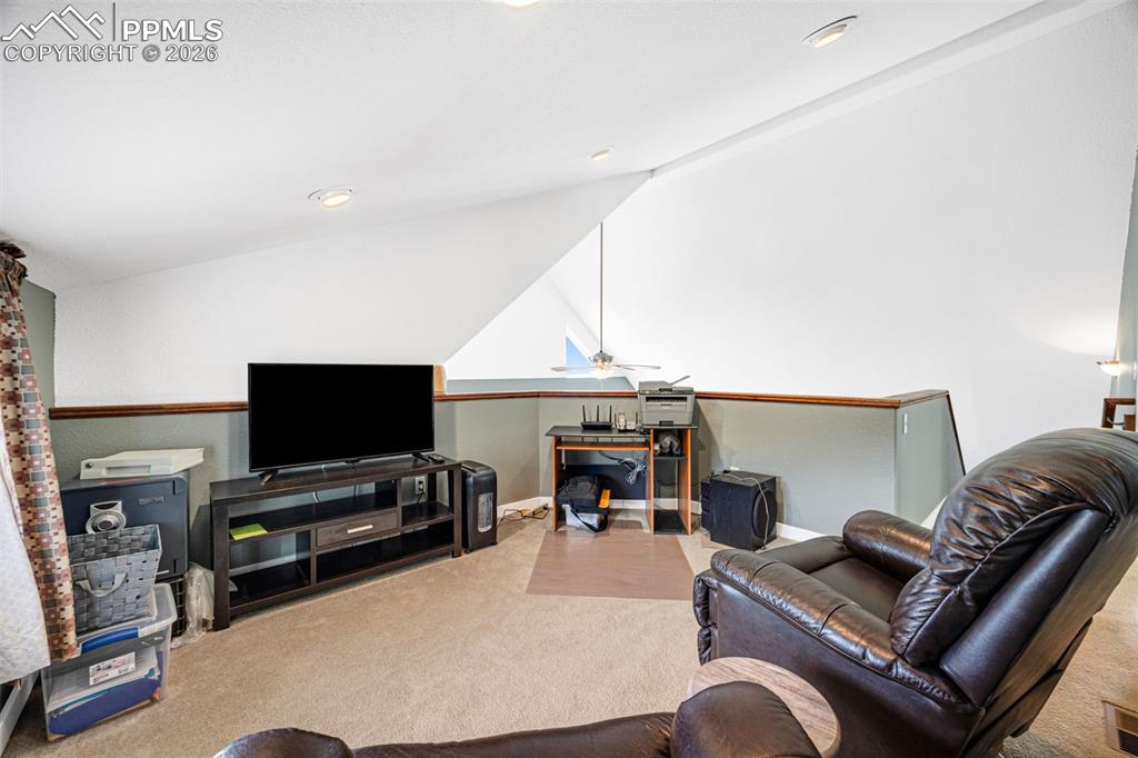 Image 22 of 40: Living Room