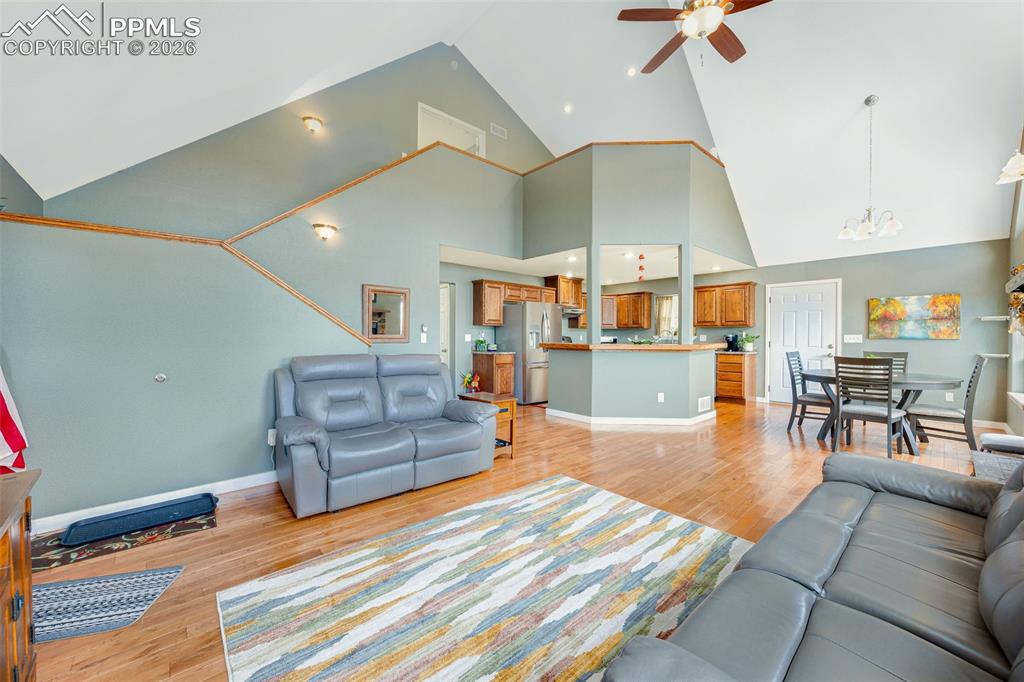 Image 3 of 40: Living Room