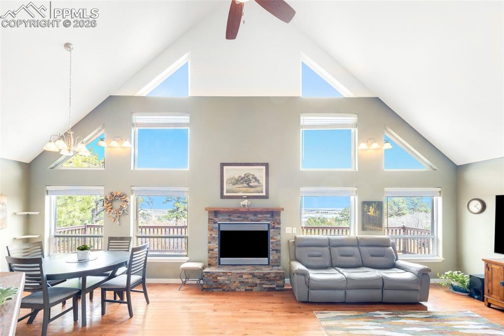 Image 4 of 40: Living Room