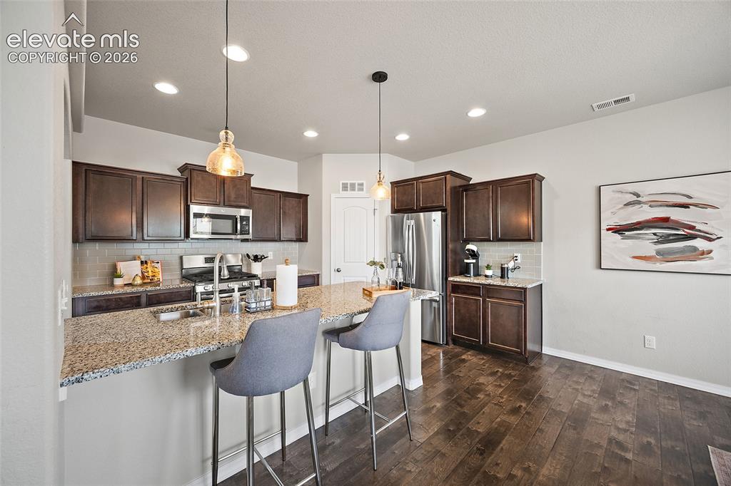 Image 12 of 49: Kitchen