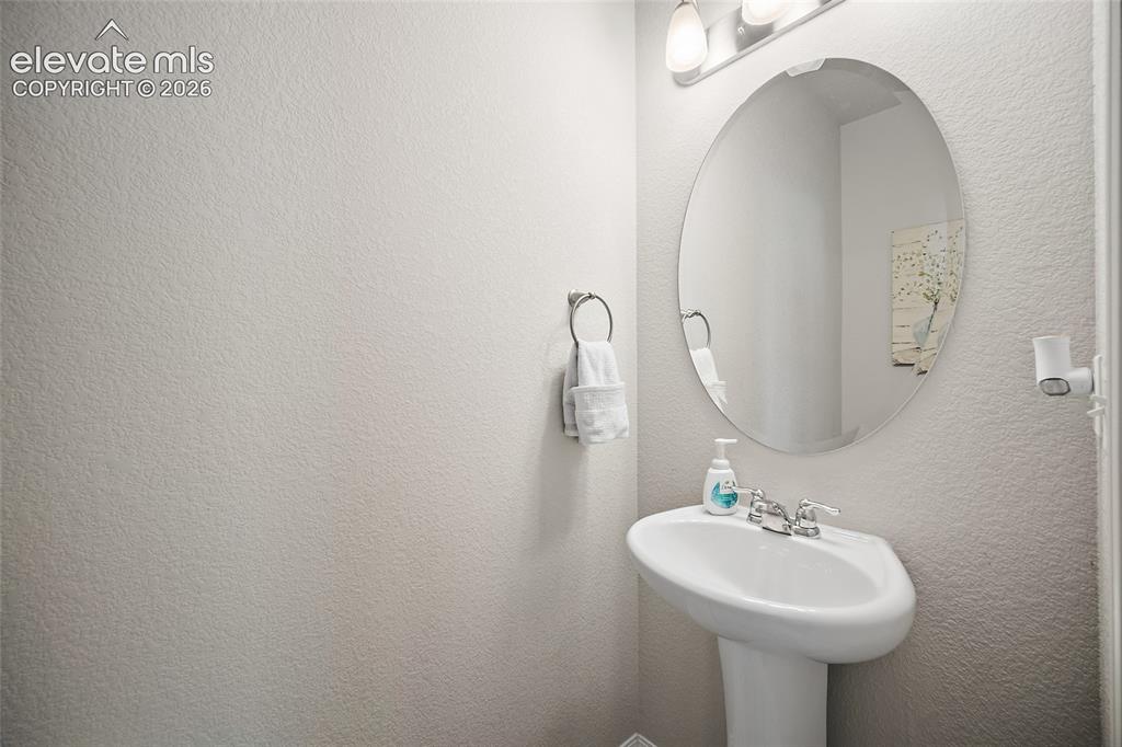 Image 15 of 49: Bathroom