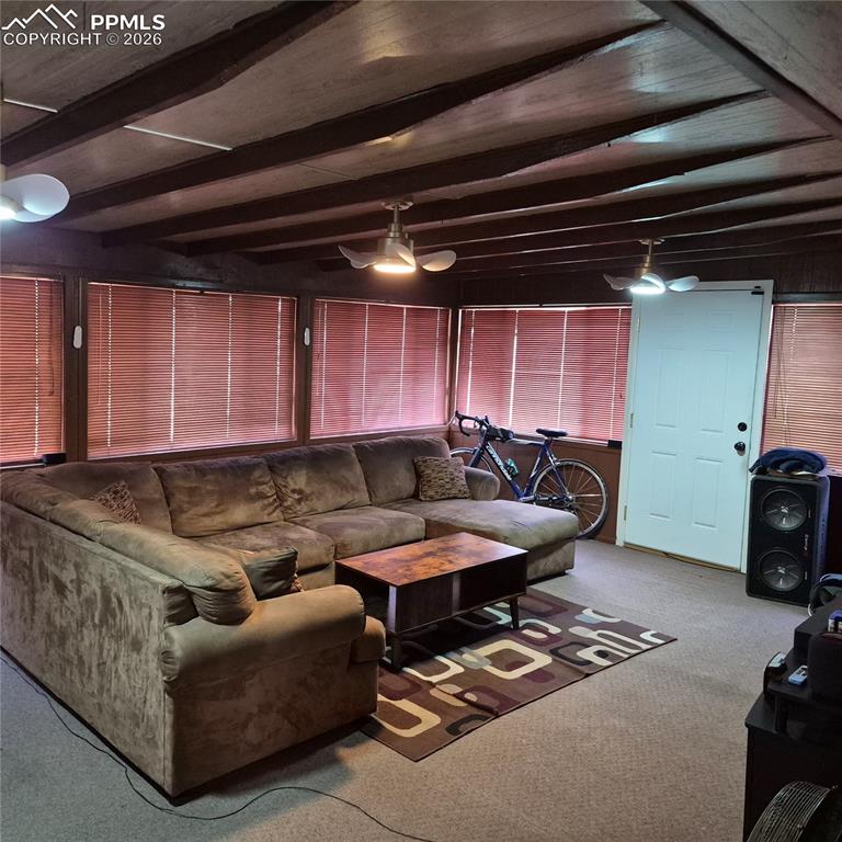 Image 11 of 13: Living Room