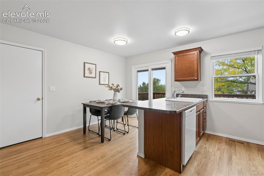 Image 10 of 35: Kitchen