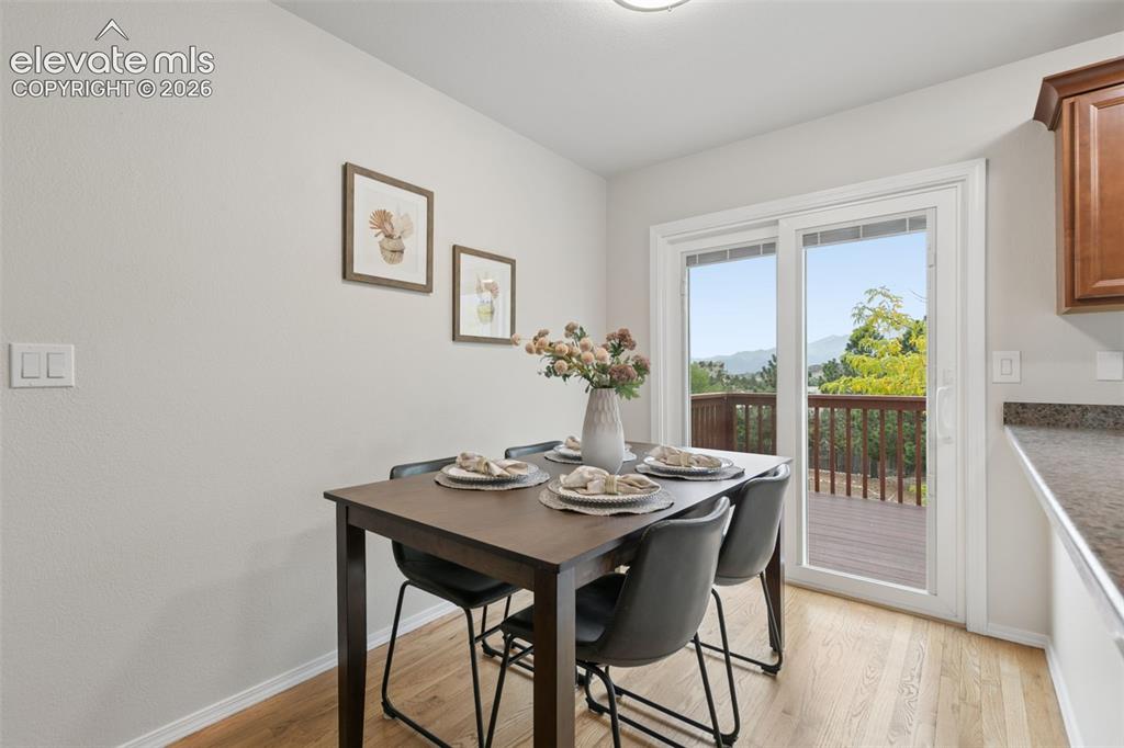 Image 11 of 35: Dining Area