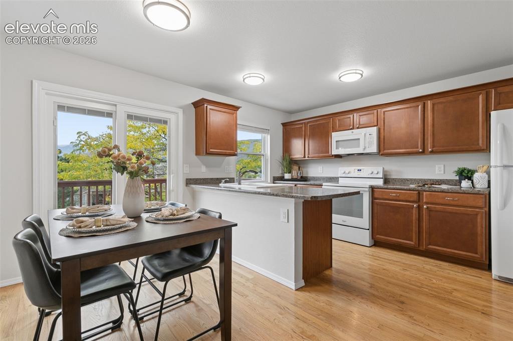 Image 6 of 35: Kitchen