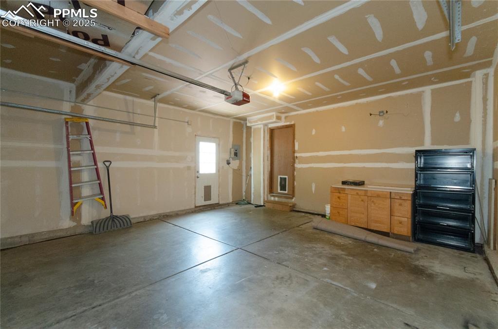 Image 31 of 41: Oversize 2 car garage