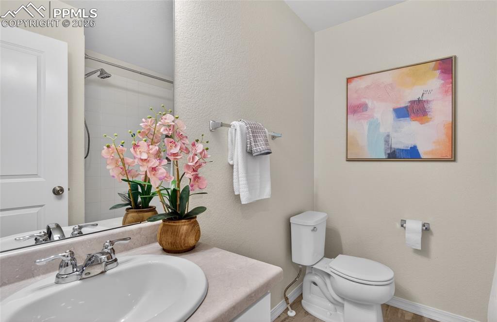 Image 15 of 28: Upstairs Bathroom