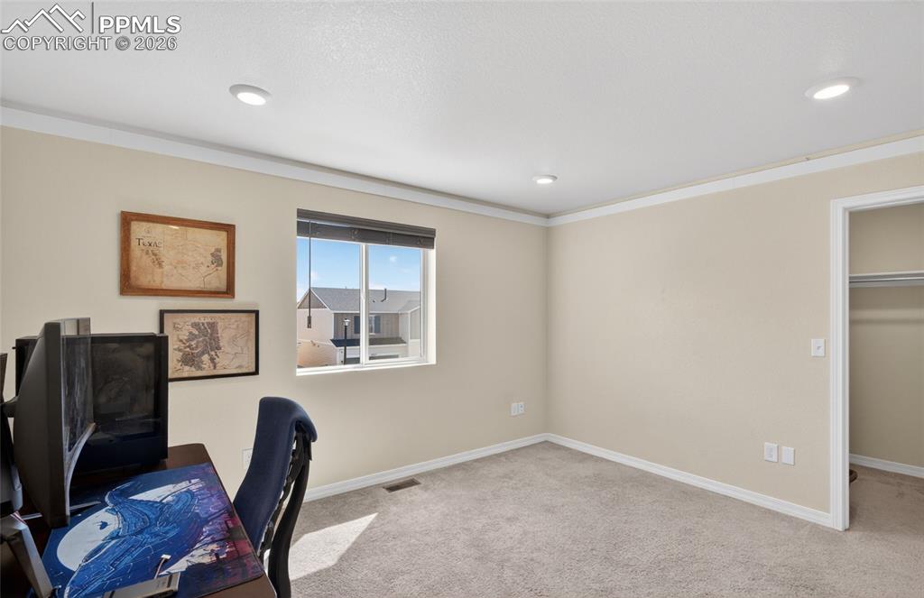 Image 17 of 28: Upstairs Bedroom