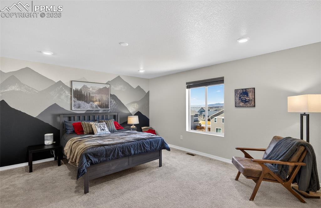 Image 9 of 28: Bedroom