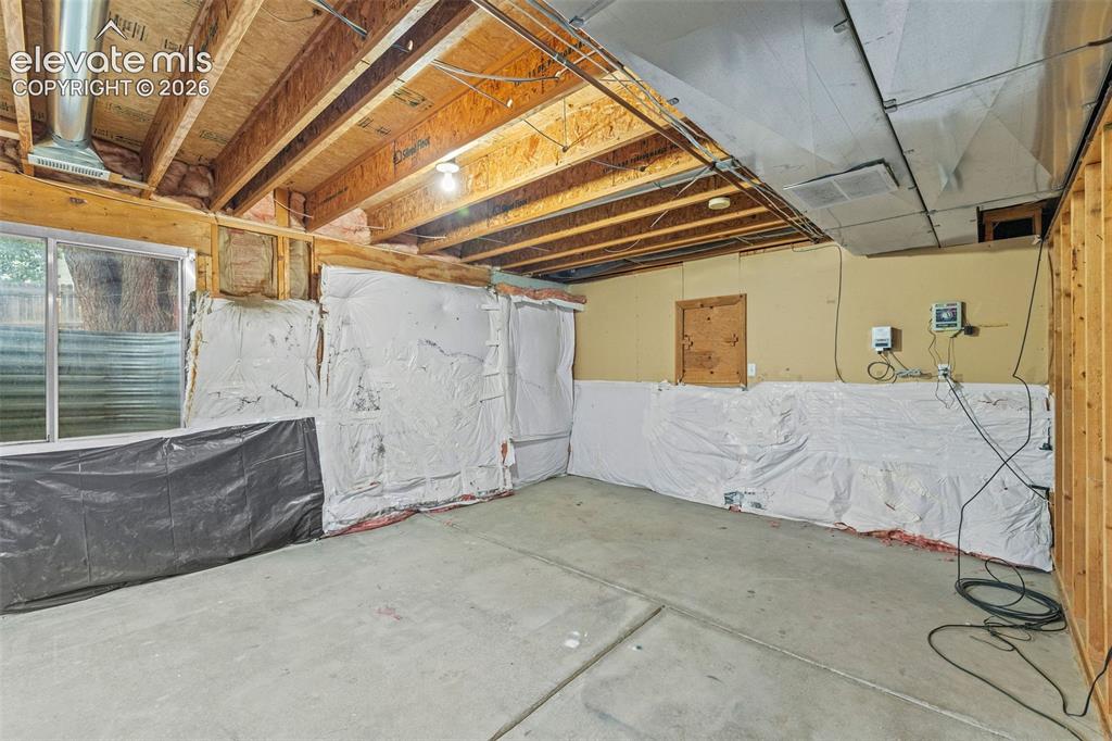 Image 30 of 50: Basement