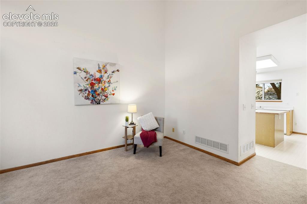 Image 6 of 50: Sitting Room