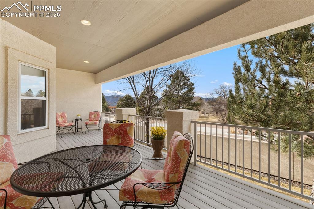 Image 14 of 31: Deck