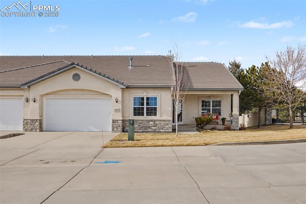 Image 2 of 31: Front of Structure