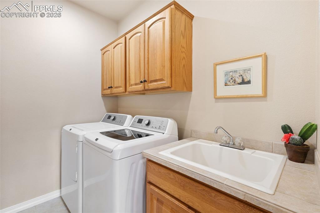 Image 27 of 31: Laundry