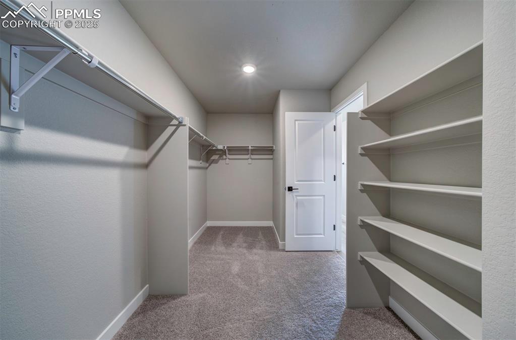 Image 25 of 44: Closet