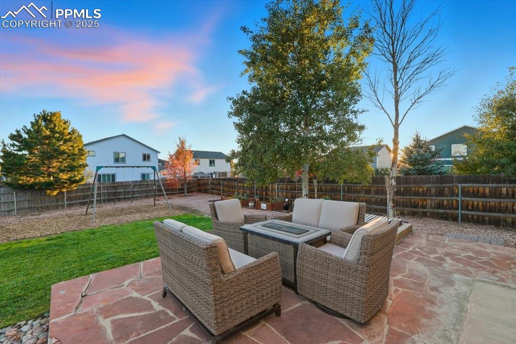 Image 22 of 37: Patio