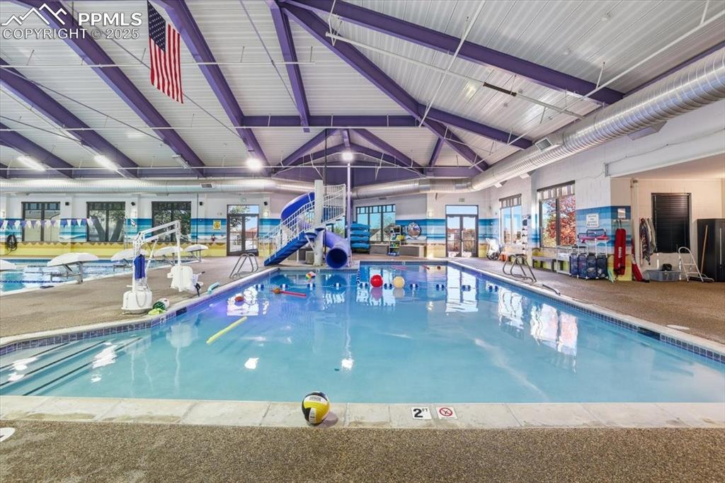 Image 25 of 37: Pool