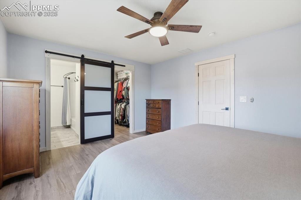 Image 6 of 37: Bedroom