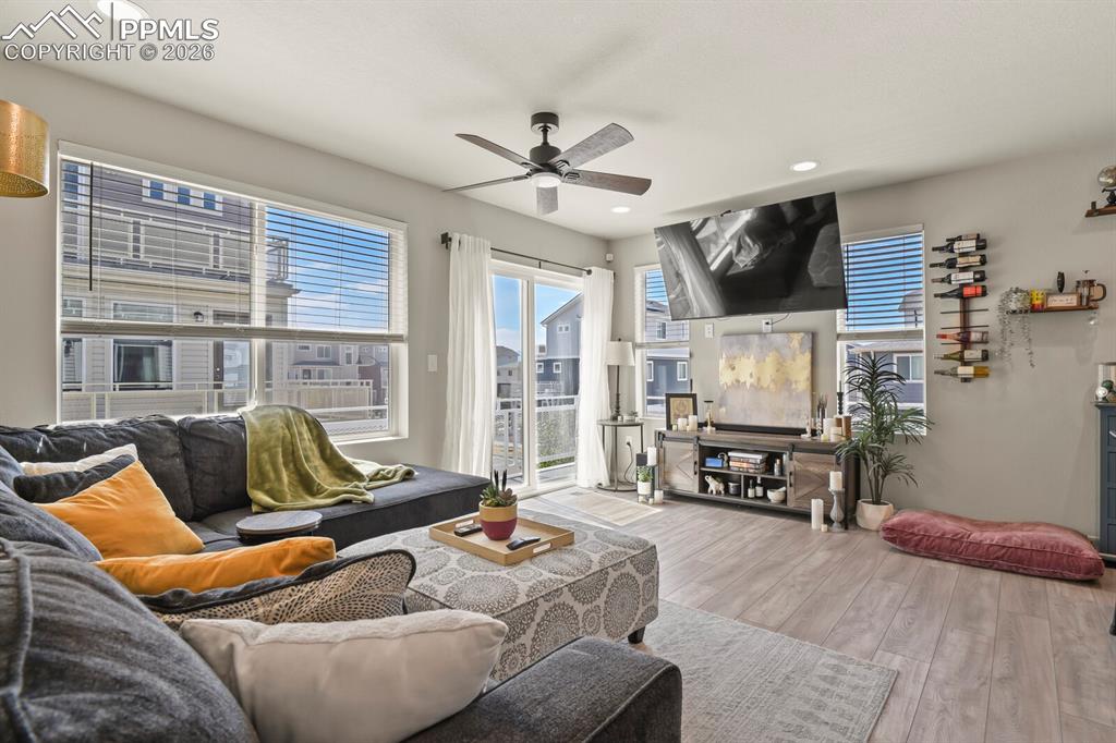 Image 11 of 31: Living Room