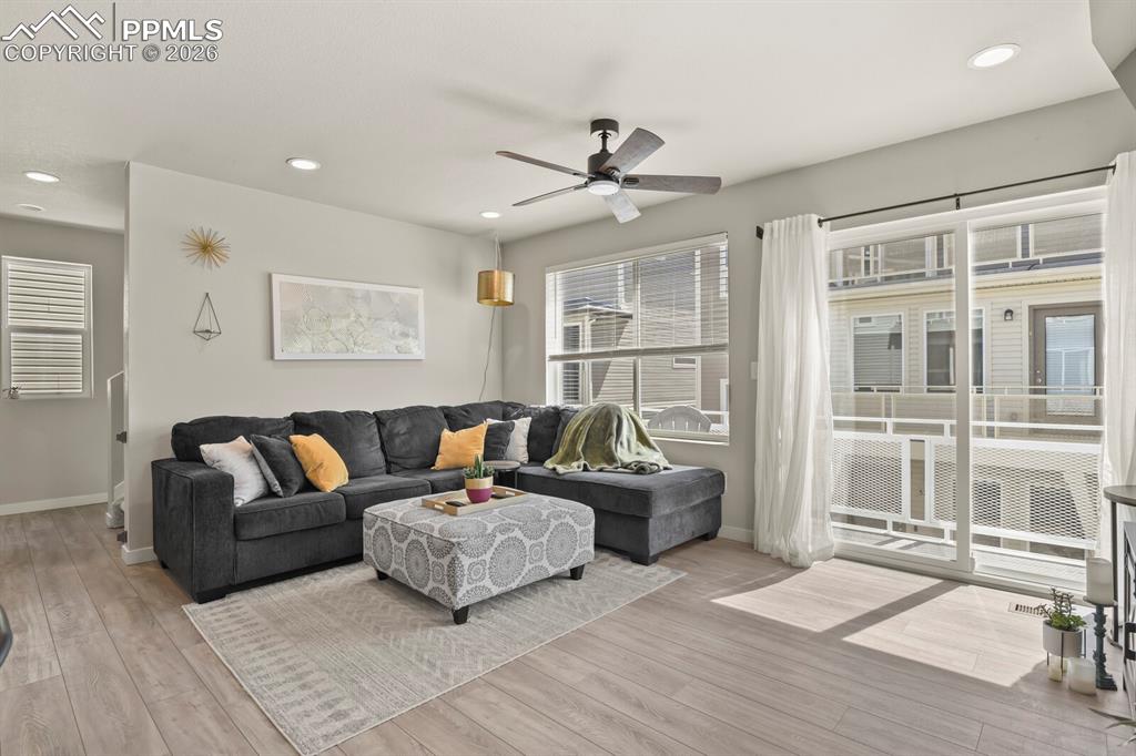 Image 12 of 31: Living Room