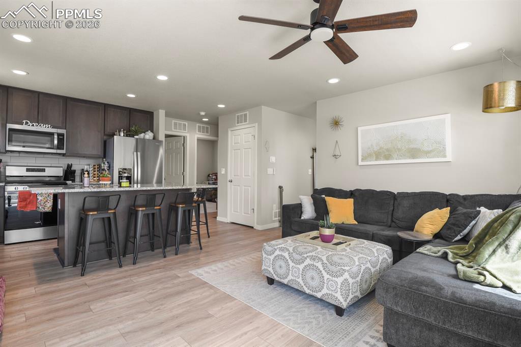 Image 13 of 31: Living Room