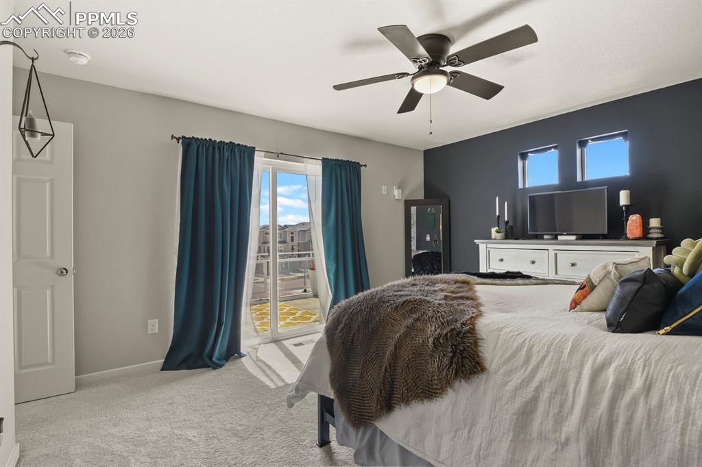 Image 14 of 31: Bedroom