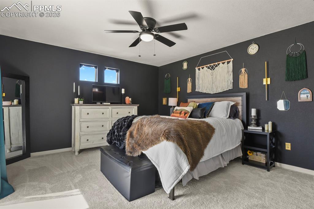 Image 15 of 31: Bedroom