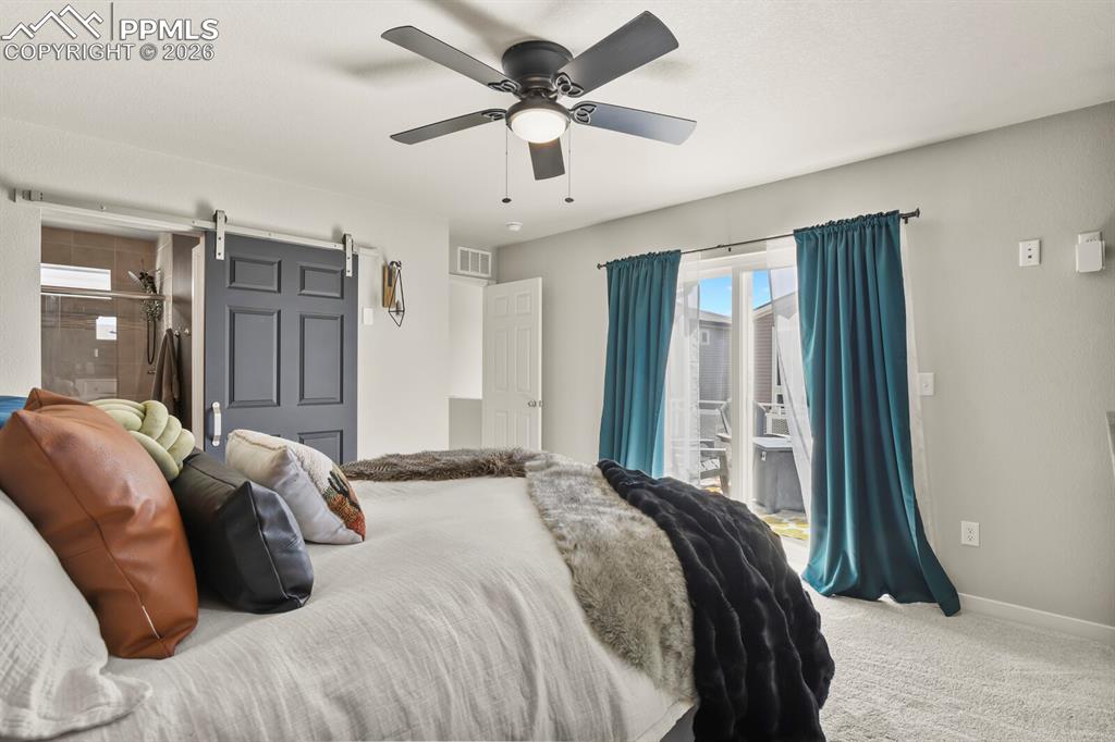 Image 17 of 31: Bedroom