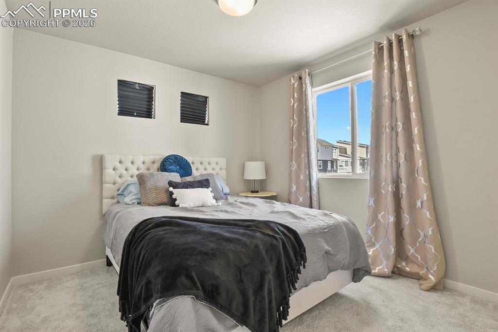 Image 19 of 31: Bedroom