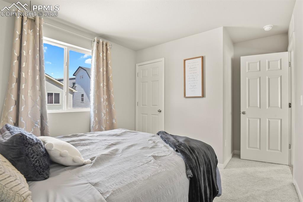 Image 20 of 31: Bedroom