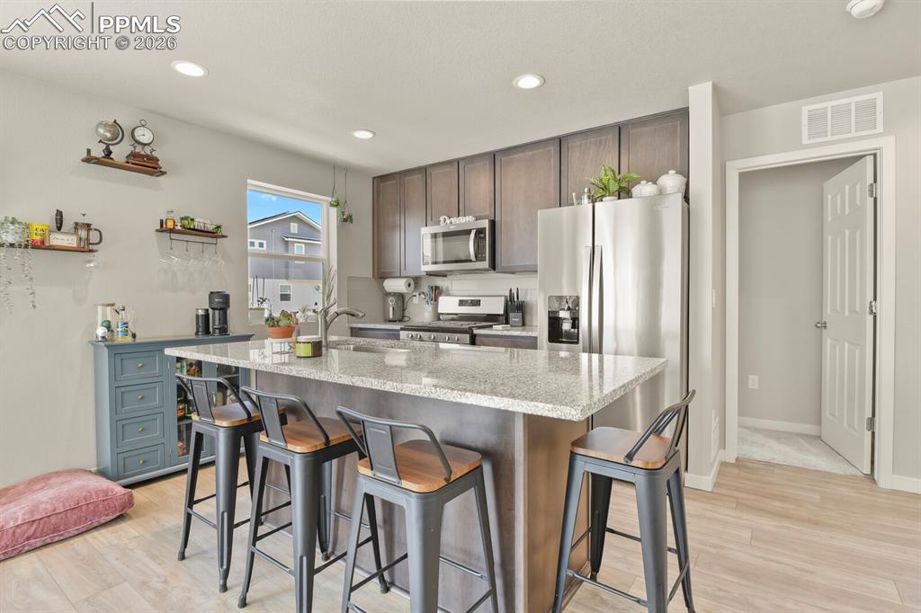 Image 6 of 31: Kitchen