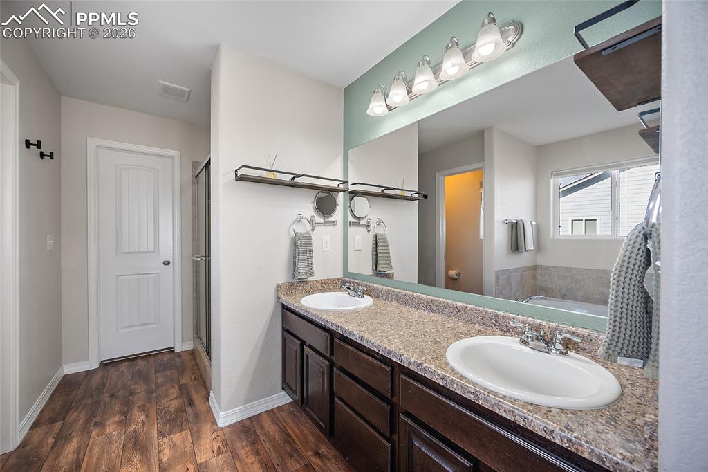 Image 27 of 50: No Description Available