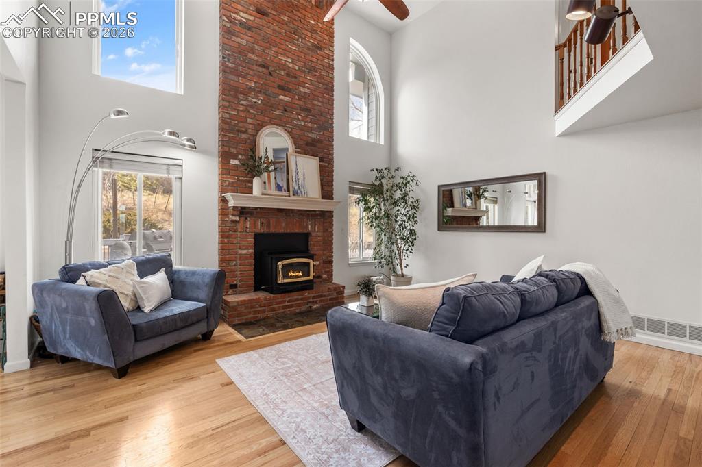 Image 12 of 50: Living Room