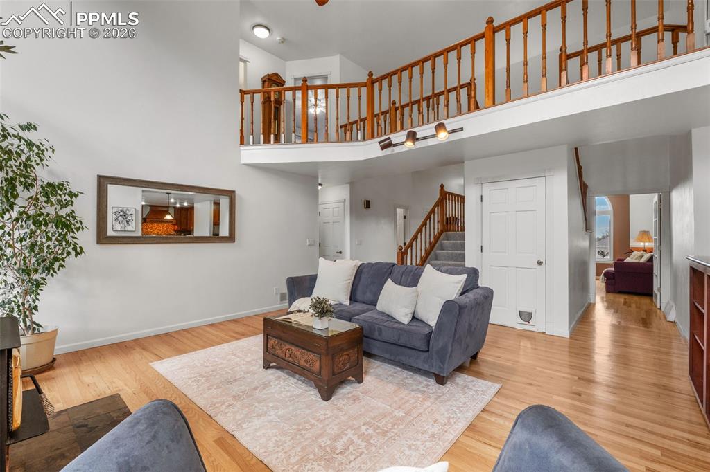 Image 13 of 50: Living Room