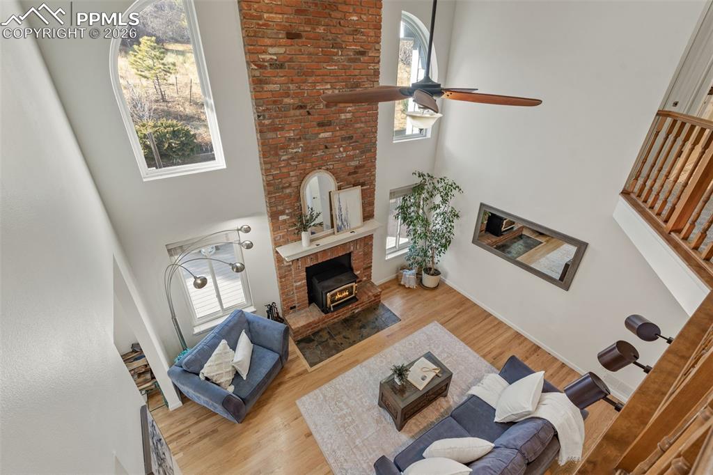 Image 15 of 50: Living Room